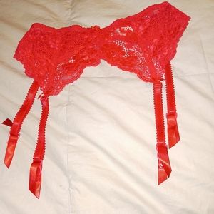 NWOT, vintage, Medium, red garter belt